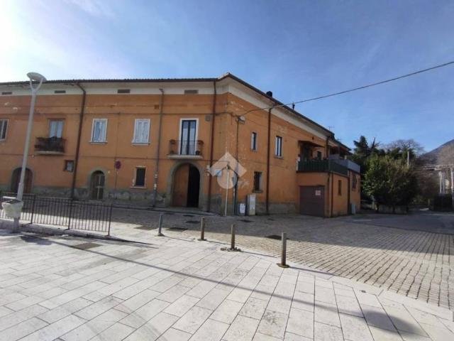 Palazzo in vendita a Avellino, Campania