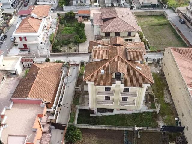 Palazzo in vendita a Borgo San Lorenzo, Aversa