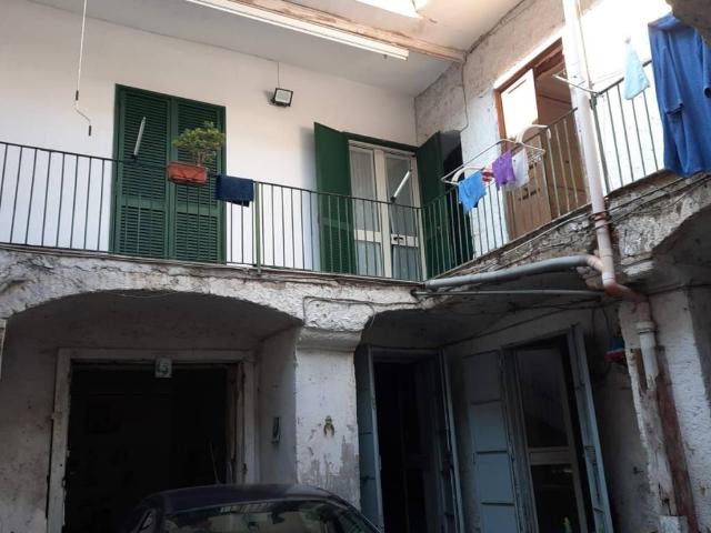 Palazzo in vendita a Rione Costantinopoli, Aversa
