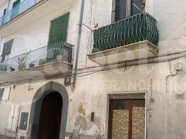 Palazzo in vendita a Rione Costantinopoli, Aversa