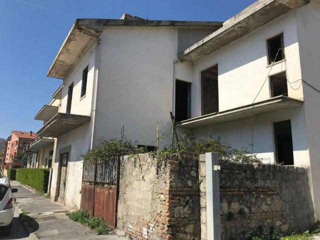 Palazzo in vendita a Avezzano, Abruzzo