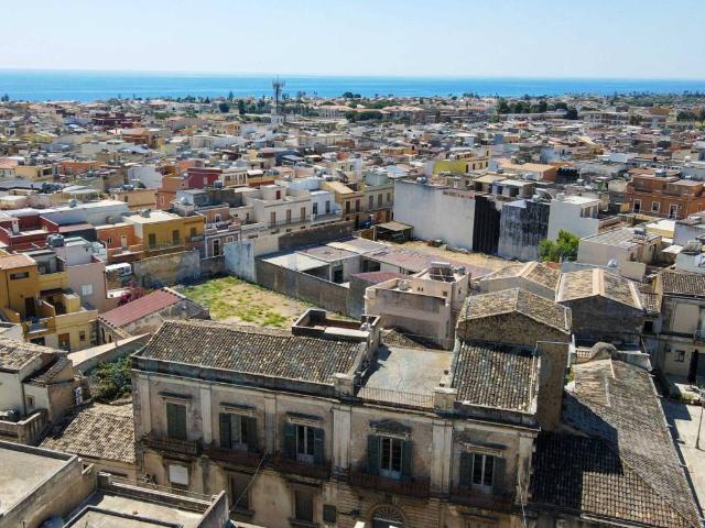 Palazzo in vendita a Avola, Sicilia