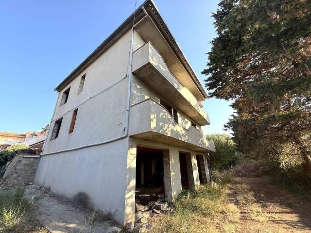 Palazzo in vendita a Li Scalitti, Badesi