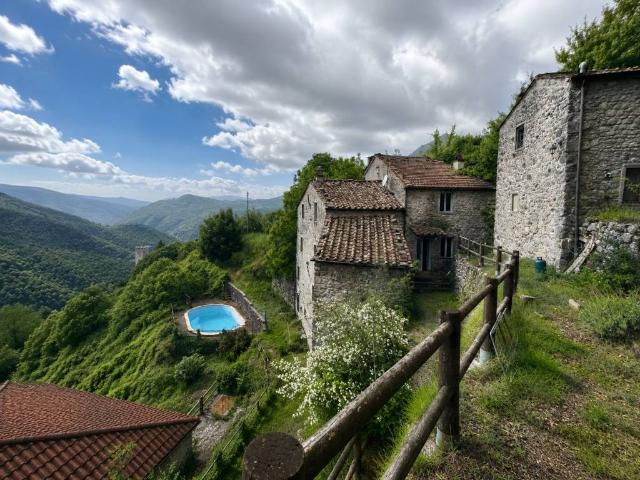 Palazzo in vendita a Unione dei comuni Media Valle del Serchio, Limano