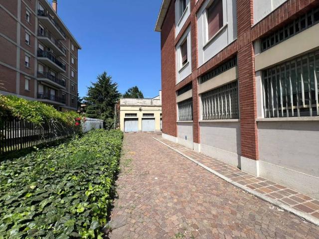Palazzo in vendita a Terra di Mezzo, Re