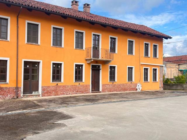 Palazzo in vendita a Viale Benedetto Croce, Baldichieri d'Asti