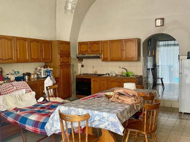 Palazzo in vendita a Municipio 4, Puglia