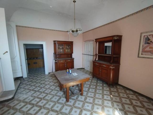 Palazzo in vendita a Municipio 4, Puglia