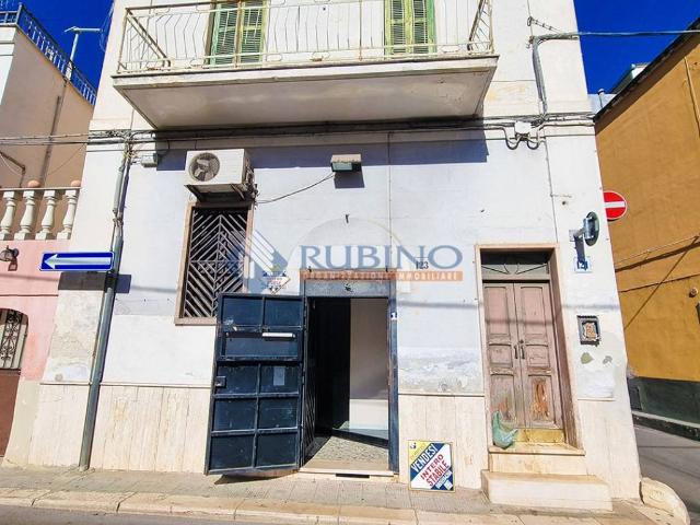 Palazzo in vendita a Carbonara di Bari, Bari