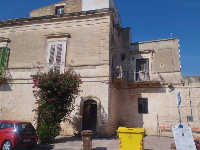 Palazzo in vendita a Municipio 4, Puglia