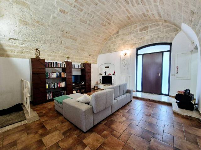 Palazzo in vendita a Municipio 4, Puglia