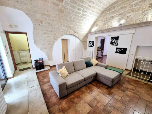 Palazzo in vendita a Municipio 4, Puglia