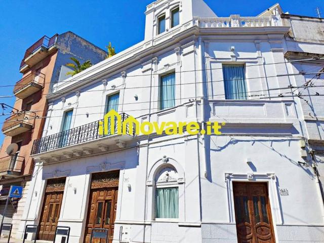 Palazzo in vendita a Municipio 4, Puglia