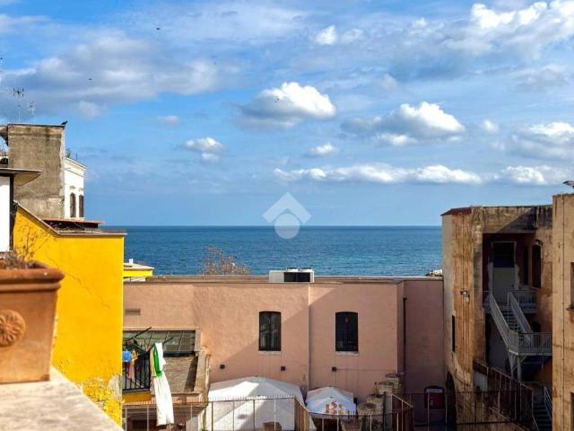 Palazzo in vendita a San Nicola, Bari