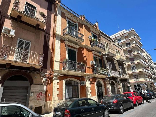 Palazzo in vendita a Libertà, Bari