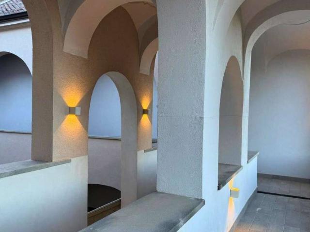 Palazzo in vendita a Baronissi, Campania
