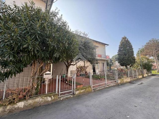 Palazzo in vendita a Bellaria, Reggio Emilia