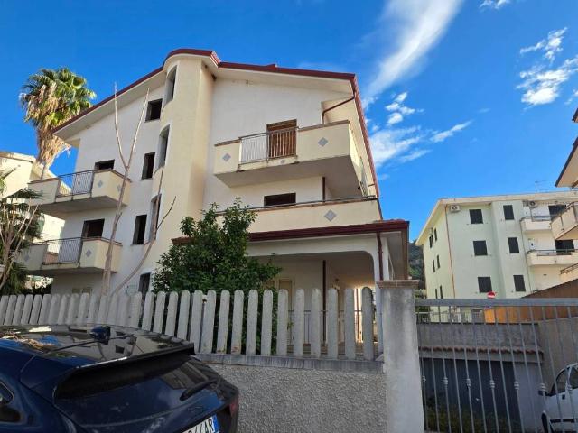 Palazzo in vendita a Calabria, Cosenza