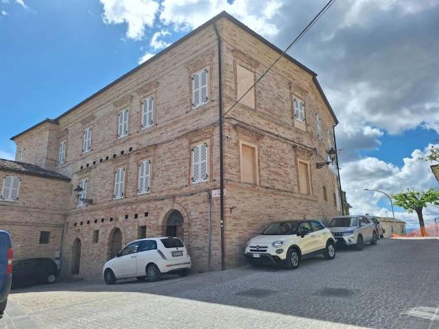 Palazzo in vendita a Marche, Fermo