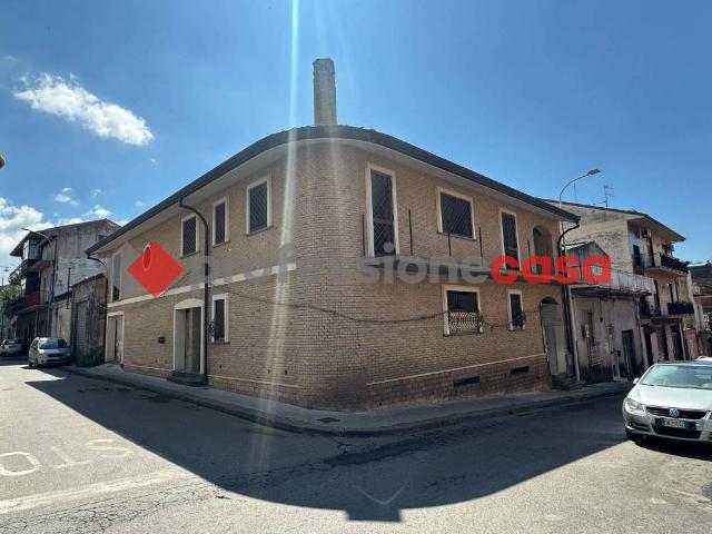 Palazzo in vendita a Altarello, Belpasso