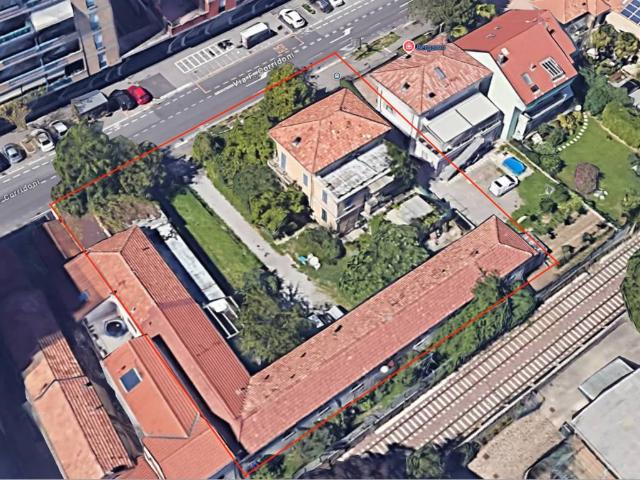 Palazzo in vendita a Bergamo, Lombardia