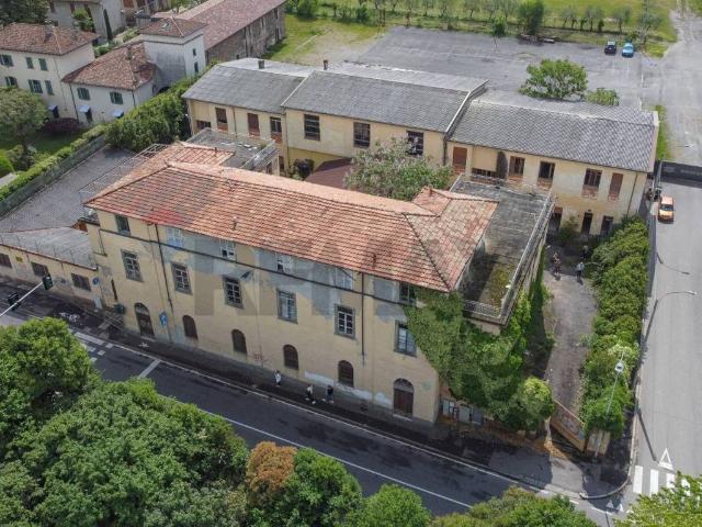Palazzo in vendita a Bergamo, Lombardia