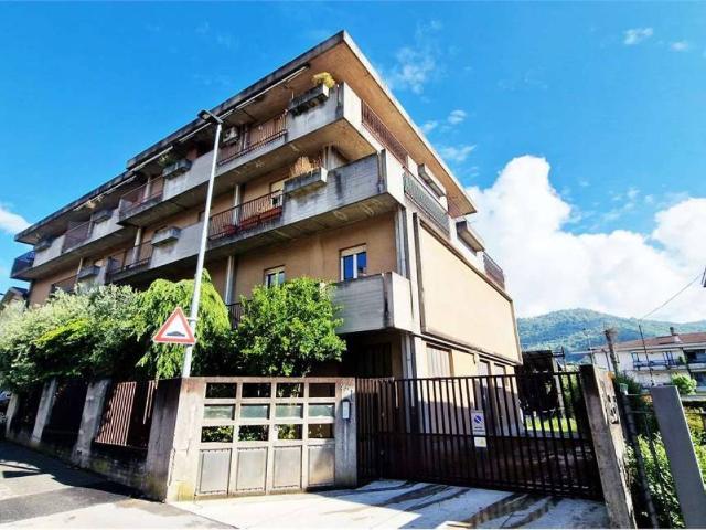Palazzo in vendita a Bergamo, Lombardia