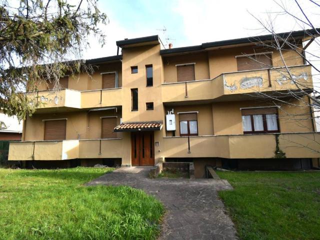 Palazzo in vendita a Bernareggio, Lombardia