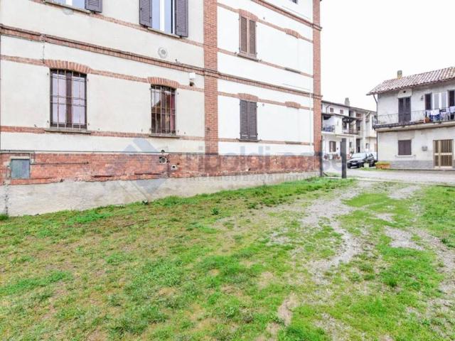 Palazzo in vendita a Besana In Brianza, Lombardia