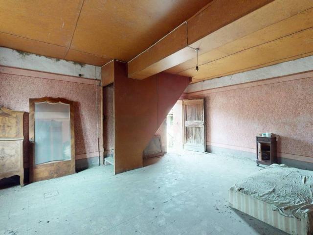 Palazzo in vendita a Montesiro, Besana In Brianza