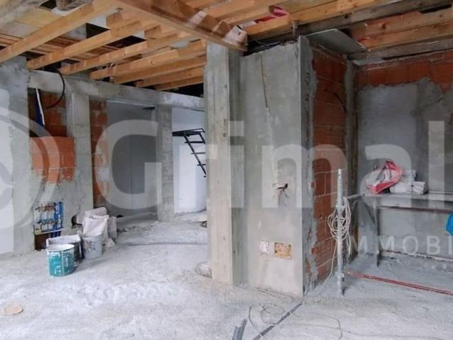 Palazzo in vendita a Montesiro, Besana In Brianza