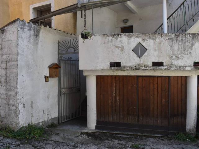 Palazzo in vendita a Comunità della Vallagarina, Besenello