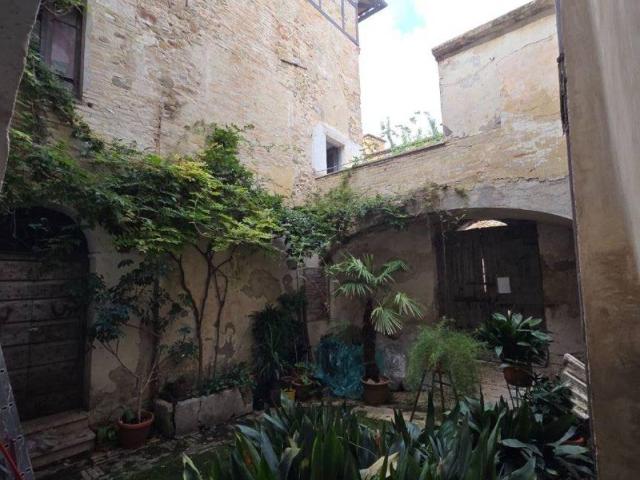 Palazzo in vendita a Bevagna, Perugia