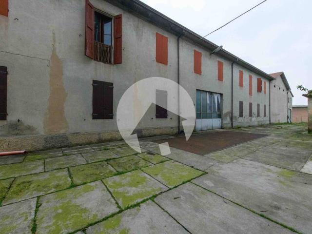 Palazzo in vendita a Val d’Enza, Re