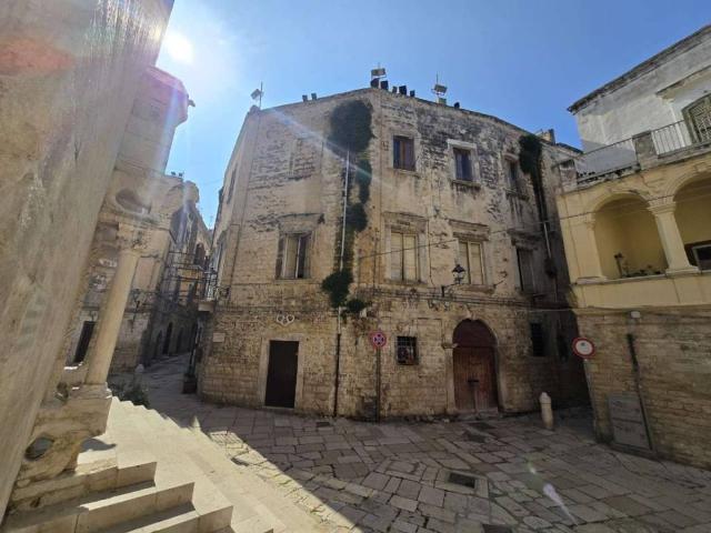 Palazzo in vendita a Puglia, Barletta-andria-trani