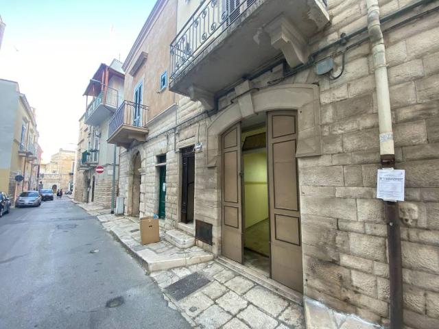 Palazzo in vendita a Puglia, Barletta-andria-trani