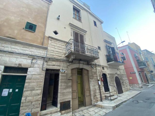 Palazzo in vendita a Puglia, Barletta-andria-trani