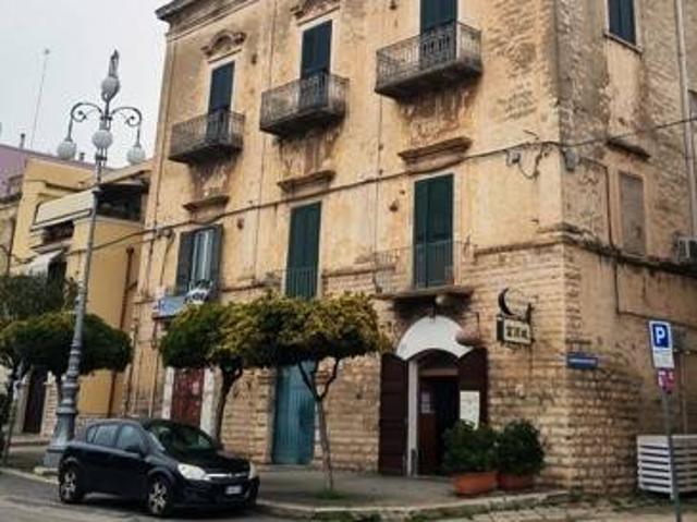 Palazzo in vendita a Puglia, Barletta-andria-trani