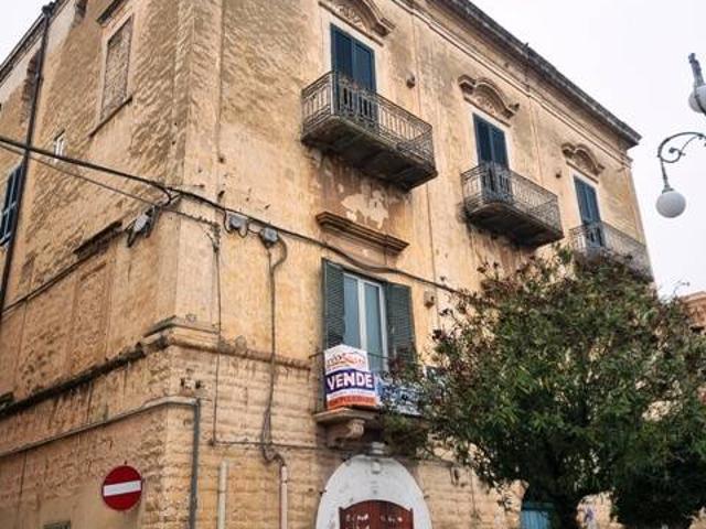 Palazzo in vendita a Puglia, Barletta-andria-trani