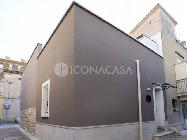 Palazzo in vendita a Puglia, Barletta-andria-trani