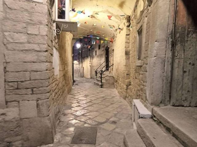 Palazzo in vendita a Puglia, Barletta-andria-trani