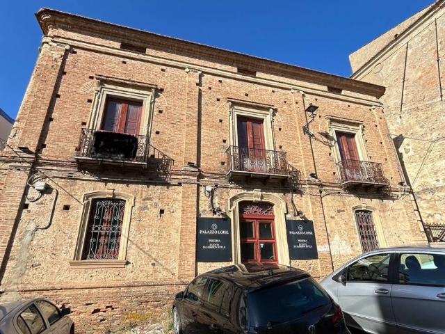 Palazzo in vendita a Calabria, Cosenza
