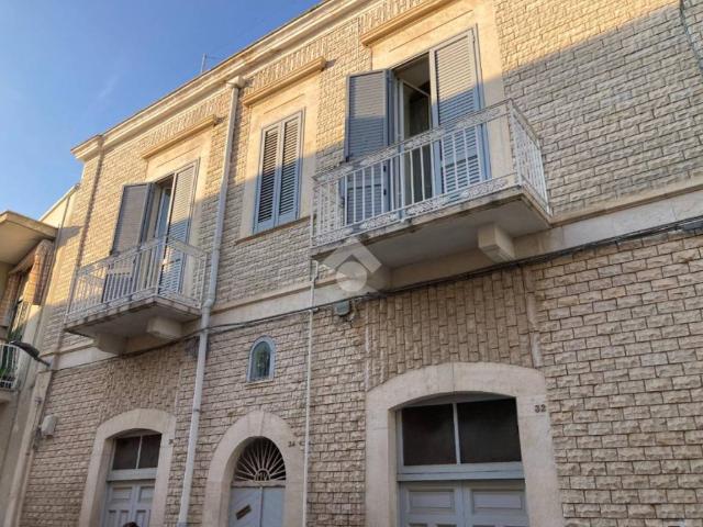 Palazzo in vendita a Puglia, Bari