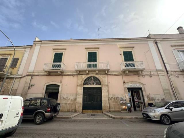 Palazzo in vendita a Puglia, Bari