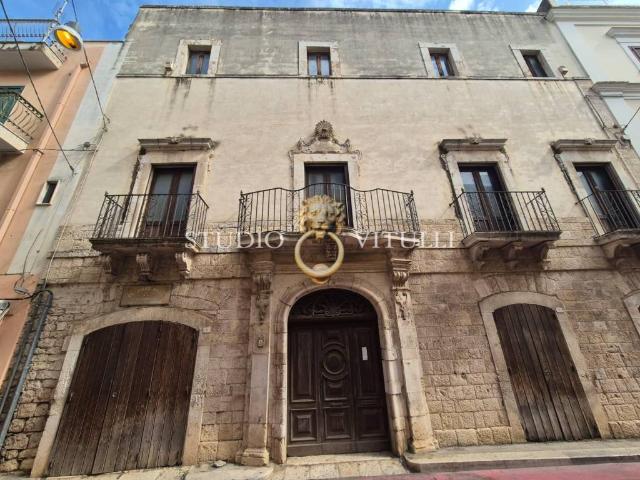 Palazzo in vendita a Contrada Randa, Puglia