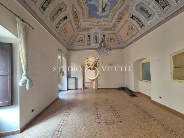 Palazzo in vendita a Contrada Randa, Puglia