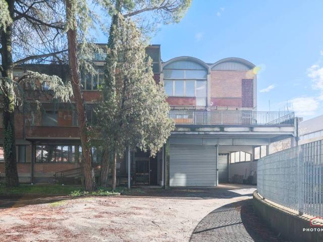 Palazzo in vendita a Casteldebole, Bologna