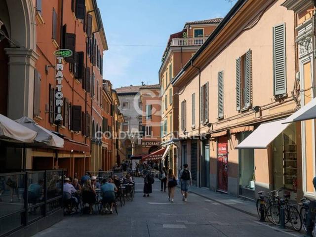 Palazzo in vendita a Porto-Saragozza, Bologna