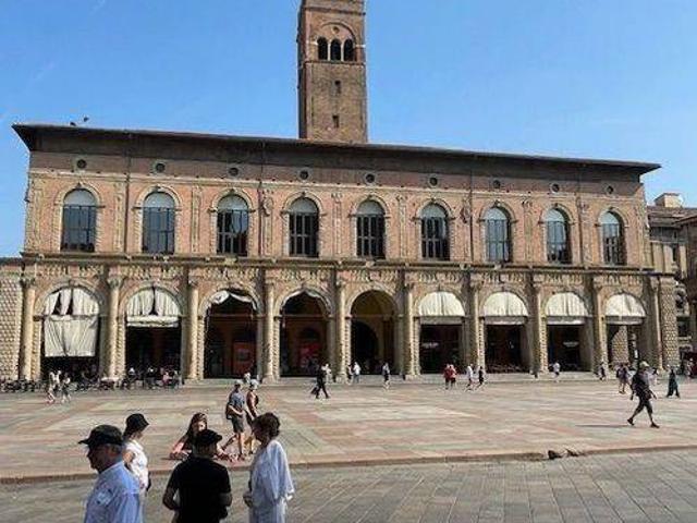 Palazzo in vendita a Santo Stefano, Bologna