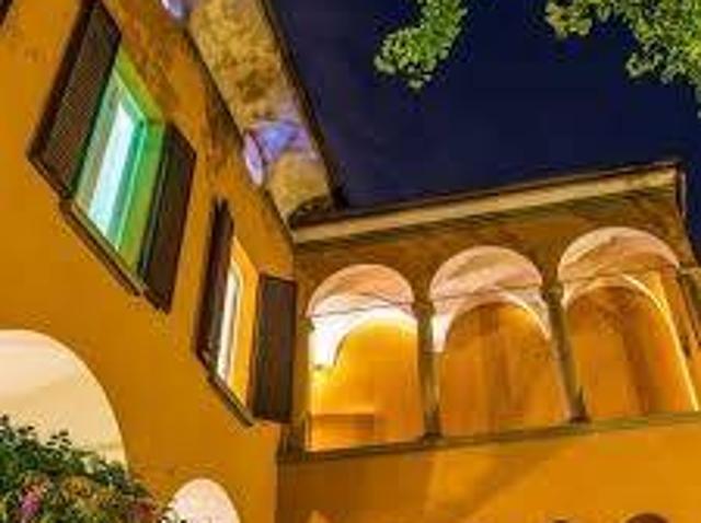 Palazzo in vendita a Santo Stefano, Bologna